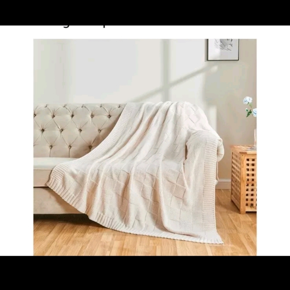 CozeCube Knit White/Cream checkered Throw Blanket "50x60" Factory Sealed Plastic - Picture 2 of 7